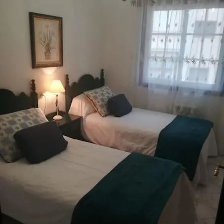 Apartamento En Edificio Nuevo, Con Piscina, Vistas A La Ria Y Al Puerto, Estancia Minima 14 Noches, Perfil Familiar, No Se Admiten Grupos De Jovenes アパート *