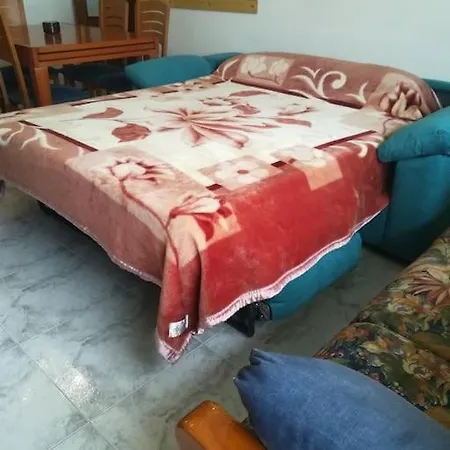 Apartamento En Edificio Nuevo, Con Piscina, Vistas A La Ria Y Al Puerto, Estancia Minima 14 Noches, Perfil Familiar, No Se Admiten Grupos De Jovenes アパート