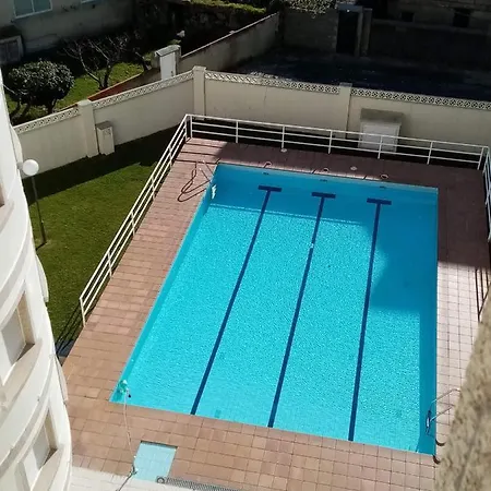 Apartamento En Edificio Nuevo, Con Piscina, Vistas A La Ria Y Al Puerto, Estancia Minima 14 Noches, Perfil Familiar, No Se Admiten Grupos De Jovenes アパート