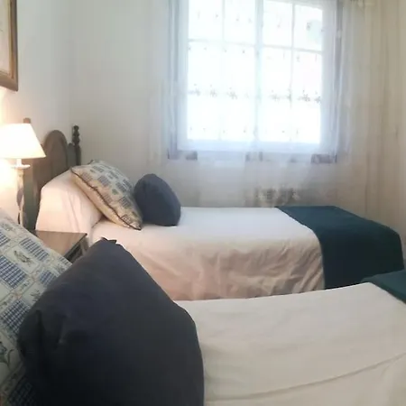 Apartamento En Edificio Nuevo, Con Piscina, Vistas A La Ria Y Al Puerto, Estancia Minima 14 Noches, Perfil Familiar, No Se Admiten Grupos De Jovenes