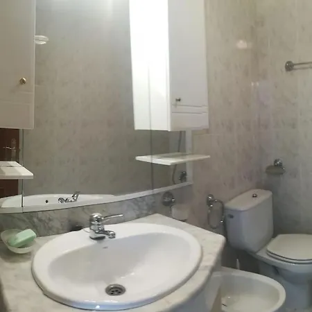 Apartamento En Edificio Nuevo, Con Piscina, Vistas A La Ria Y Al Puerto, Estancia Minima 14 Noches, Perfil Familiar, No Se Admiten Grupos De Jovenes アパート サンシェンショ